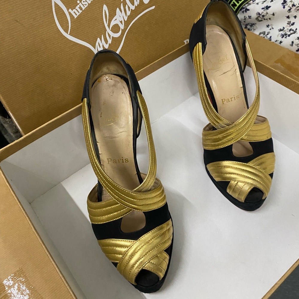 Last chance! Christian Louboutin Gold & Black Heels
